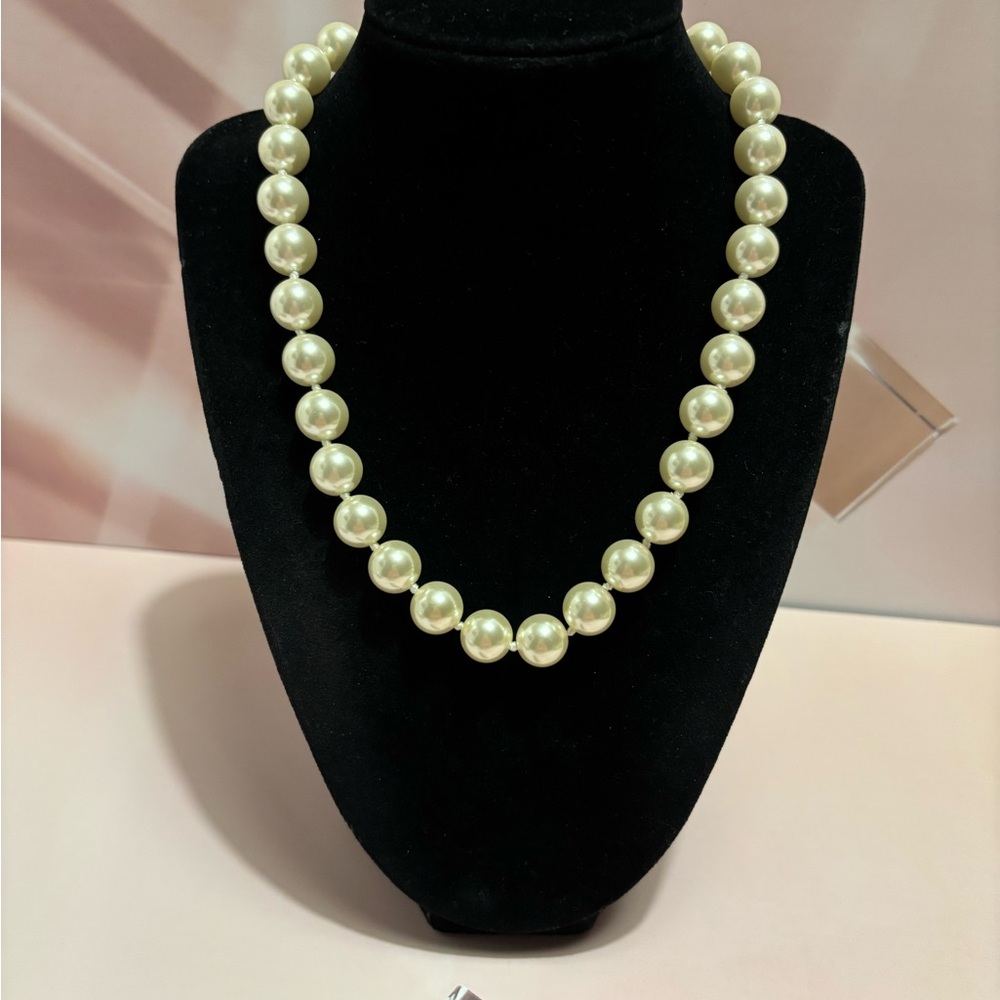 RMN Gold Tone Faux Pearl Necklace 17.5”+3”